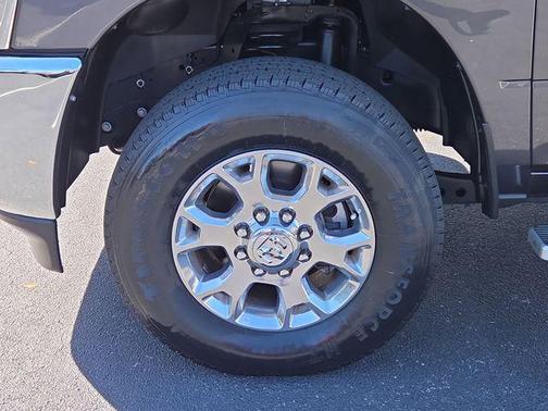 2021 RAM 2500 Tradesman Crew Cab 4x4 6'4' Box