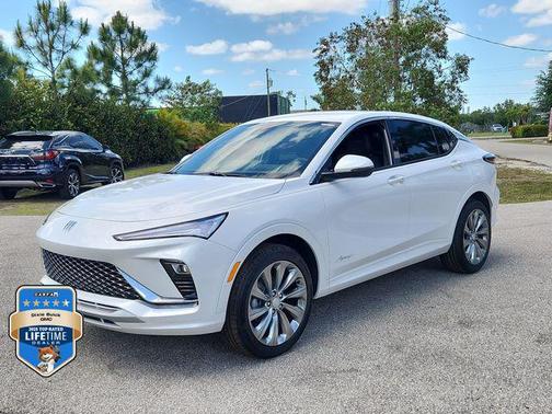 White Frost Tricoat 2026 Buick Envista Avenir FWD