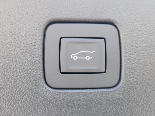 White Frost Tricoat 2026 Buick Envista Avenir FWD