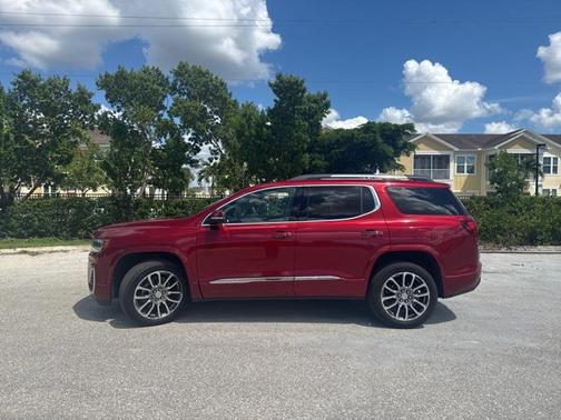 2022 GMC Acadia Denali