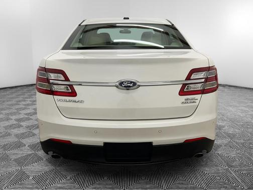 2015 Ford Taurus SEL