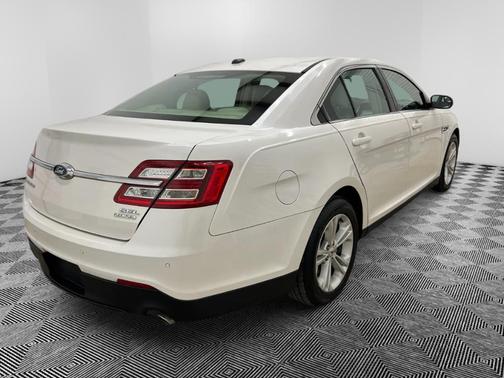 2015 Ford Taurus SEL