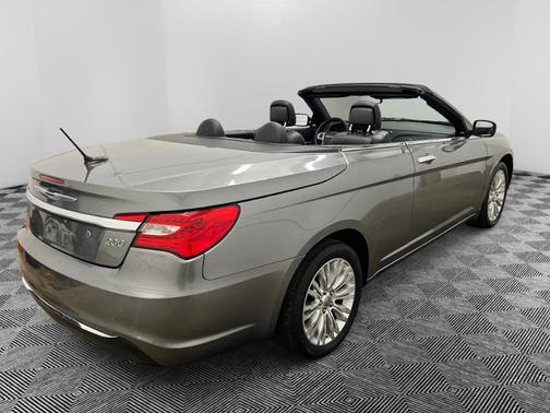 2012 Chrysler 200 Limited