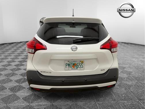 2020 Nissan Kicks SR
