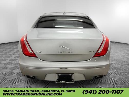 2013 Jaguar XJ Base