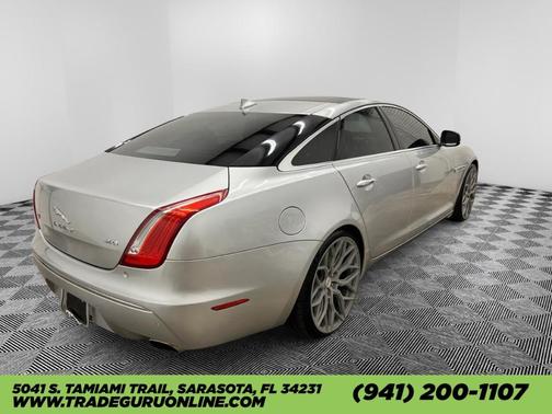 2013 Jaguar XJ Base