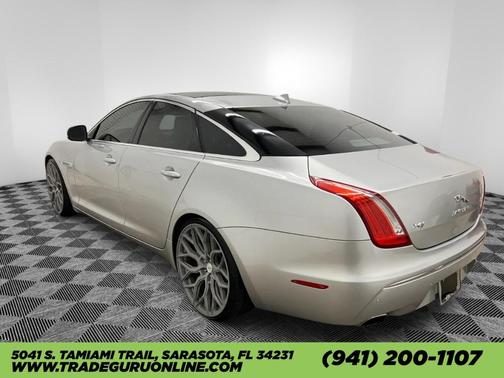 2013 Jaguar XJ Base