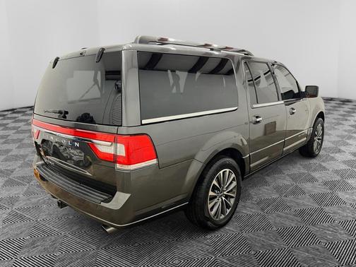 2017 Lincoln Navigator L Select