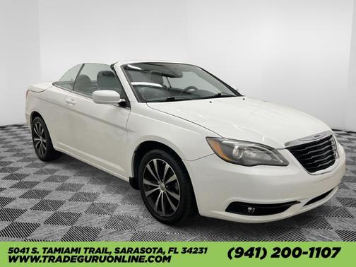 Bright White Clearcoat 2014 Chrysler 200 S