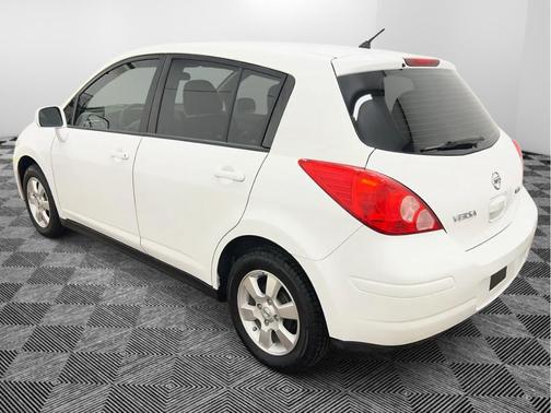 2012 Nissan Versa 1.8 S