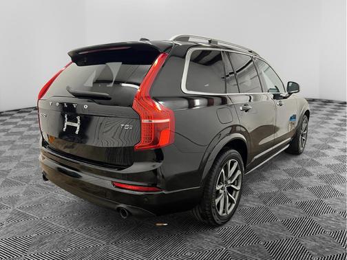 2019 Volvo XC90 T5 Momentum