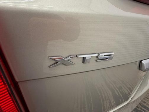 2016 Cadillac XTS Luxury Collection