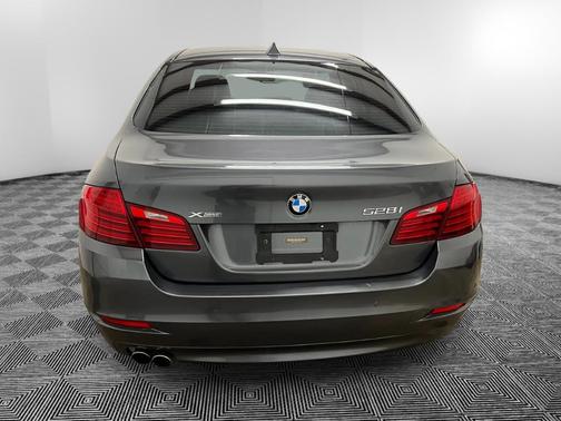 2016 BMW 528 i xDrive