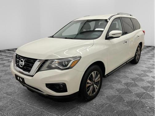 2017 Nissan Pathfinder SV