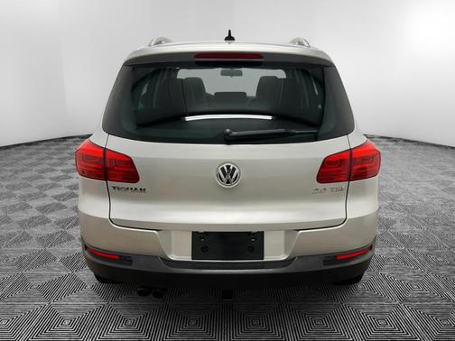 2012 Volkswagen Tiguan SE