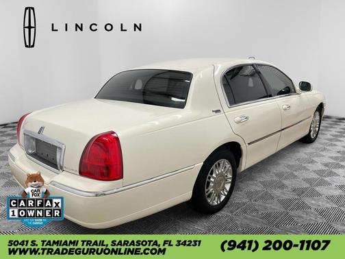 2007 Lincoln Town Car Signature Limited