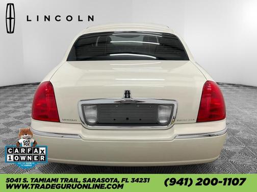 2007 Lincoln Town Car Signature Limited