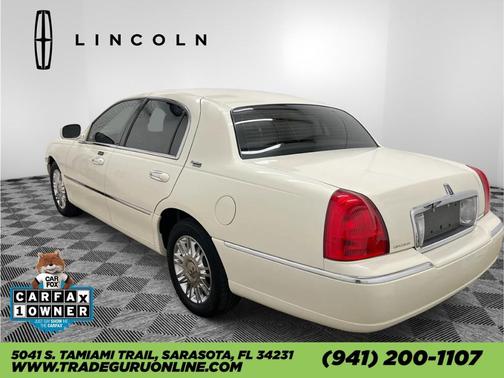 2007 Lincoln Town Car Signature Limited