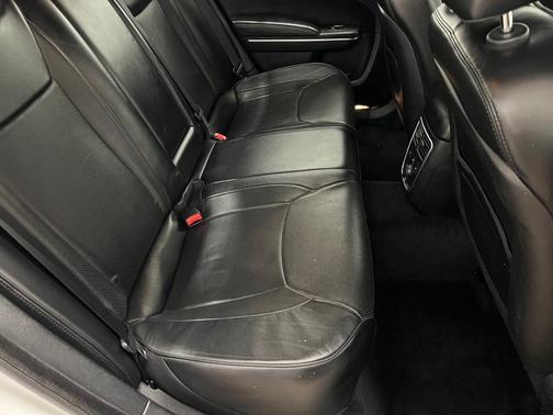 2013 Chrysler 300C Base