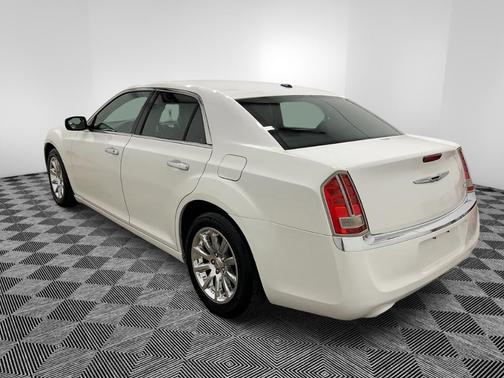 2013 Chrysler 300C Base