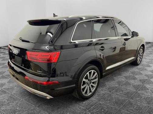 Orca Black Metallic 2018 Audi Q7 2.0T Premium Plus