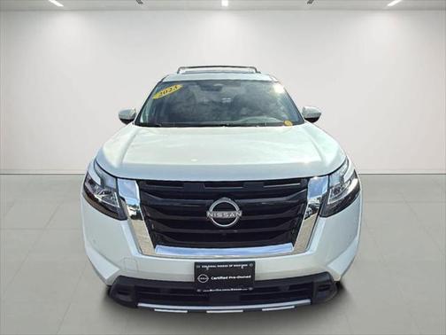2023 Nissan Pathfinder SL 4WD