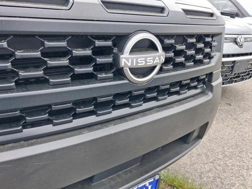 GLACIER WH 2026 Nissan Frontier S