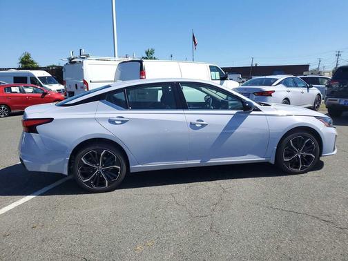 2025 Nissan Altima SR AWD