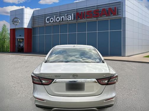 2023 Nissan Maxima SV Xtronic CVT