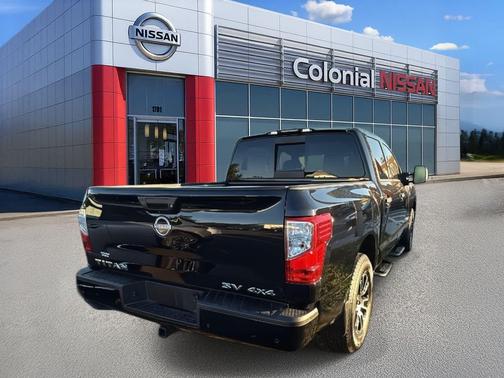 2024 Nissan Titan SV