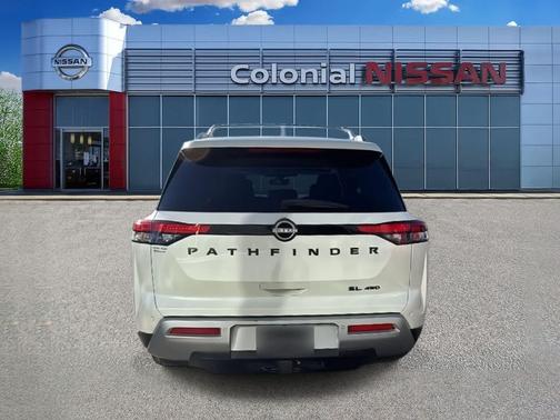 2022 Nissan Pathfinder SL 4WD