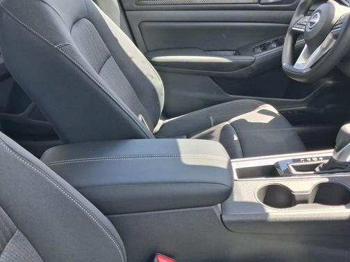 Super Black 2026 Nissan Altima SV FWD