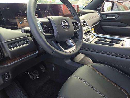 2025 Nissan Armada SL 4WD
