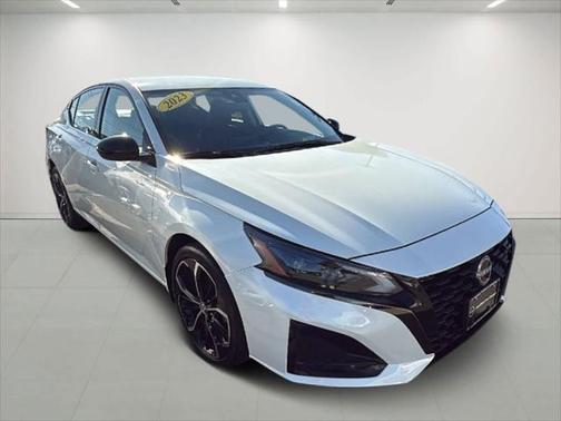 2023 Nissan Altima SR Intelligent AWD