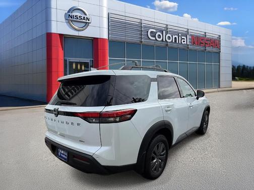Everest White Pearl Tricoat 2025 Nissan Pathfinder SV 4WD