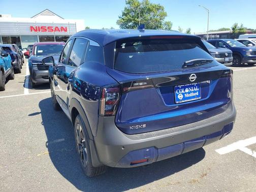 2025 Nissan Kicks SV