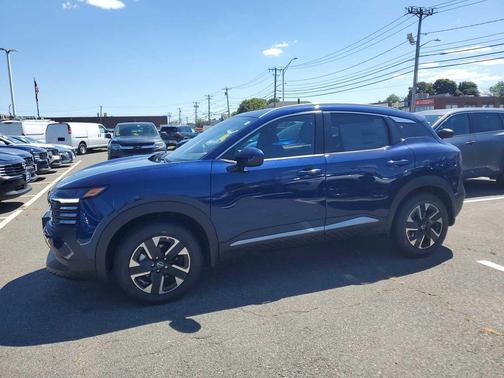 2025 Nissan Kicks SV