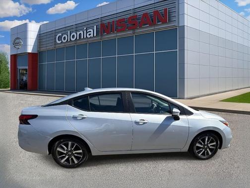 Brilliant Silver Metallic 2021 Nissan Versa 1.6 SV