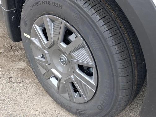 FRESH POWD 2026 Nissan Kicks S