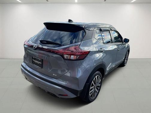 2022 Nissan Kicks SV