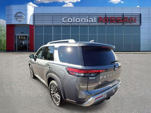 2024 Nissan Pathfinder SL 4WD