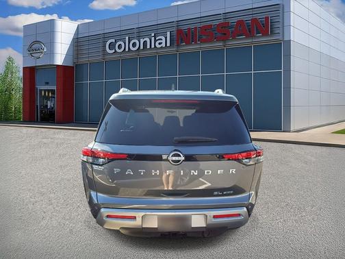 2024 Nissan Pathfinder SL 4WD