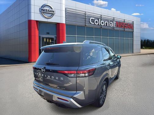 2024 Nissan Pathfinder SL 4WD