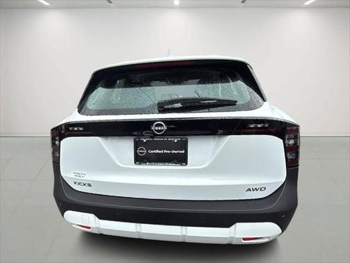 2025 Nissan Kicks S