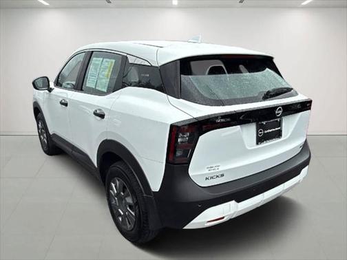 2025 Nissan Kicks S