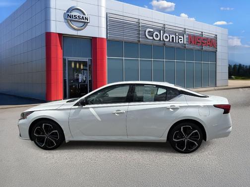 Pearl White Tricoat 2023 Nissan Altima SR Intelligent AWD