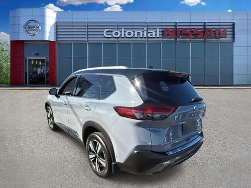 2022 Nissan Rogue SL