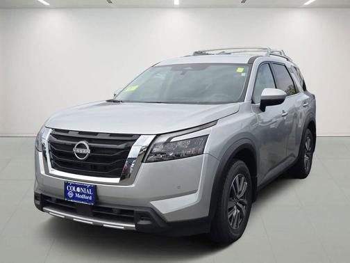2025 Nissan Pathfinder SL 4WD