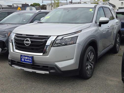 2025 Nissan Pathfinder SL 4WD