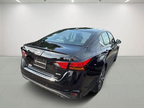 2022 Nissan Altima SR Intelligent AWD